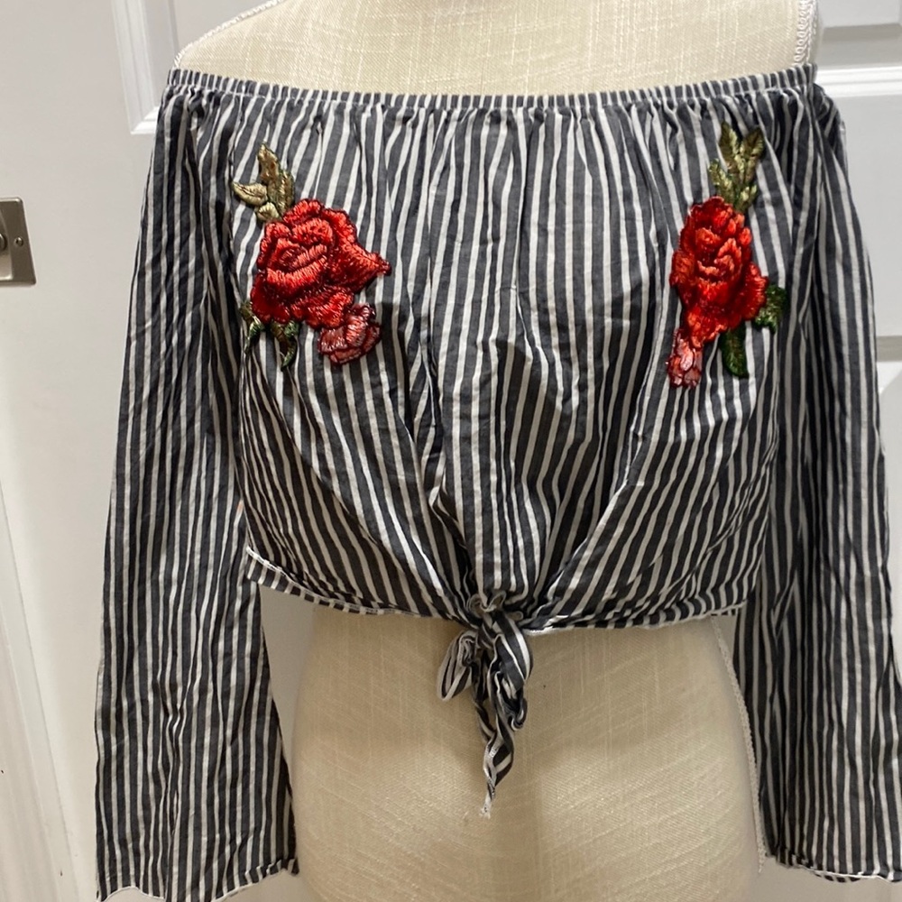 Super cute off the shoulder crop